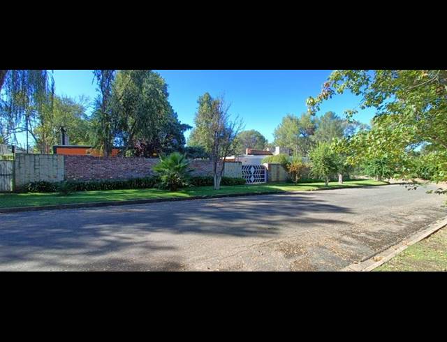 5 BEDROOM HOUSE FOR SALE IN QUEENSTOWN CENTRAL